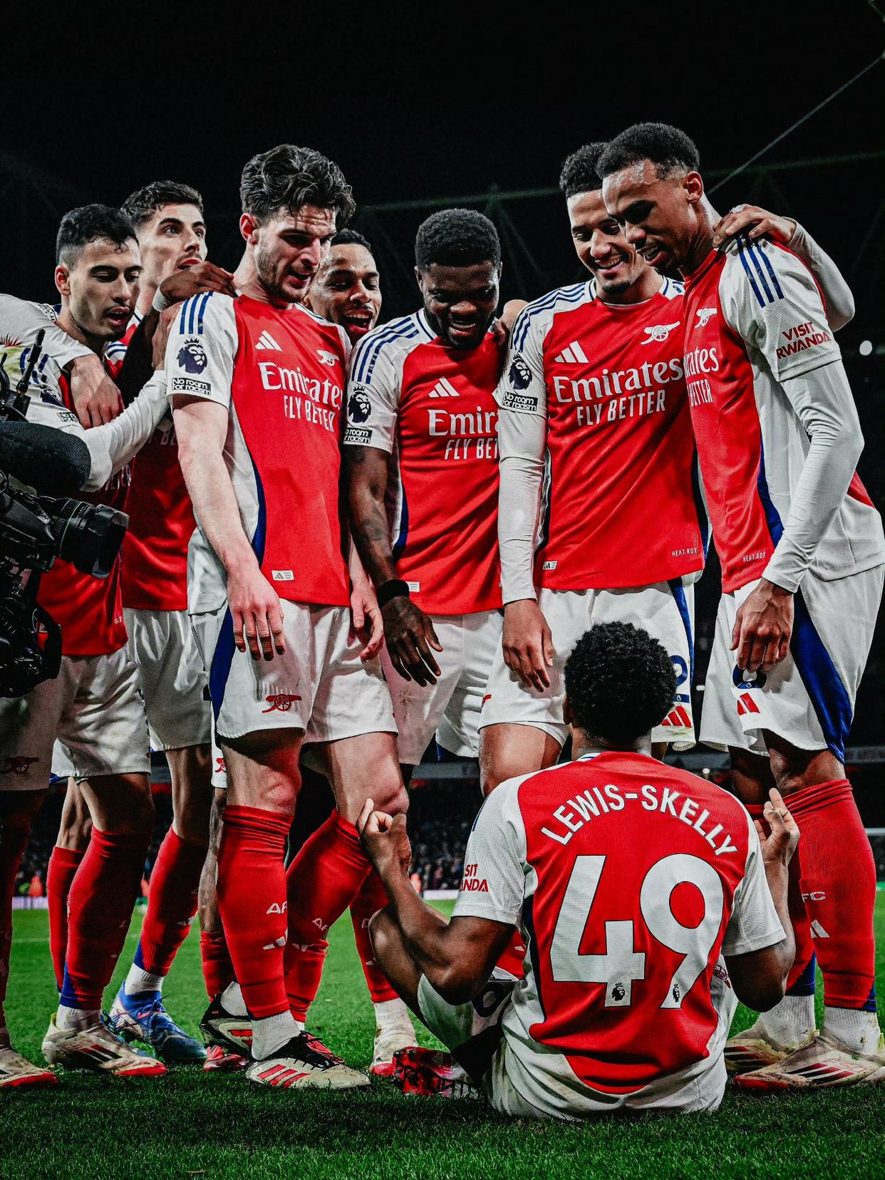 南宫28-哈兰德重要时刻大比分获胜，阿森纳带队取胜！全场沸腾不已的简单介绍