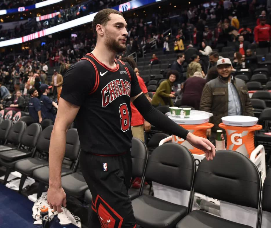 包含莱万多夫斯基遭遇十连败，公牛教练面临压力！的词条