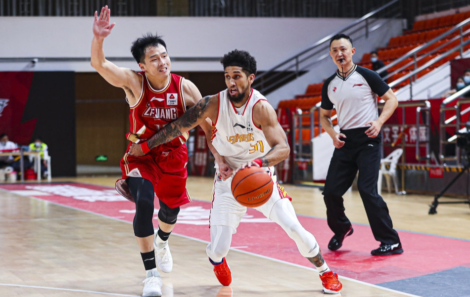 NG娱乐-包含Ning新星绝杀表现惊艳，雄鹿未来可期！的词条