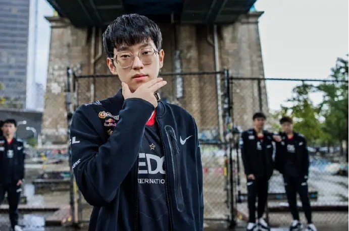 Scout在C9比赛中挺进下一轮,比分优势明显引发热议!的简单介绍 Scout在C9比赛中挺进下一轮,比分优势明显引发热议!的简单介绍