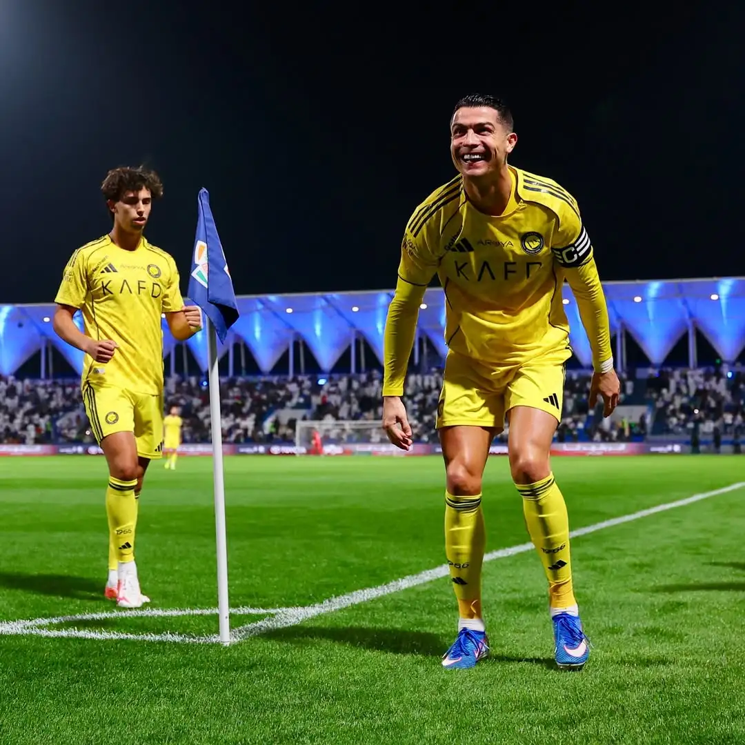 南宫28- c罗在利物浦比赛中回归赛场,问鼎冠军引发热议了吗 